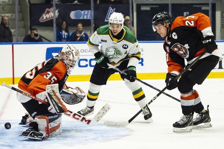 Canadiens sign defenceman Bryce Pickford to three-year entry-level contract