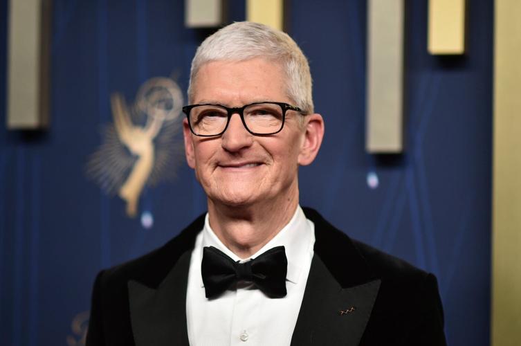 Tim Cook will step down as Apple CEO and hand reins over to the iPhone maker's hardware leader