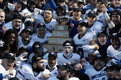 Senecal, stout defence lead Carabins to 16-9 Vanier Cup win over UBC