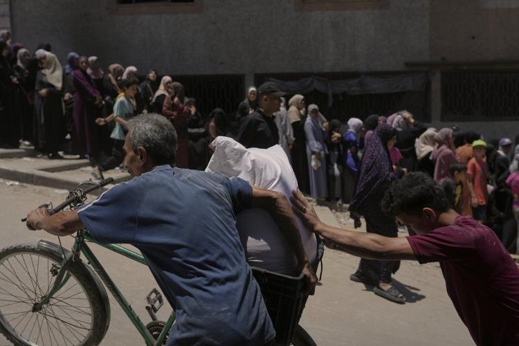 52 Palestinians killed in Gaza from Israeli airstrikes and shootings near an aid site