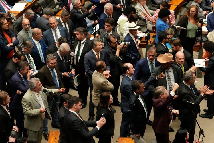 Bill that could reduce Brazilian ex-President Jair Bolsonaro's prison time advances in Congress