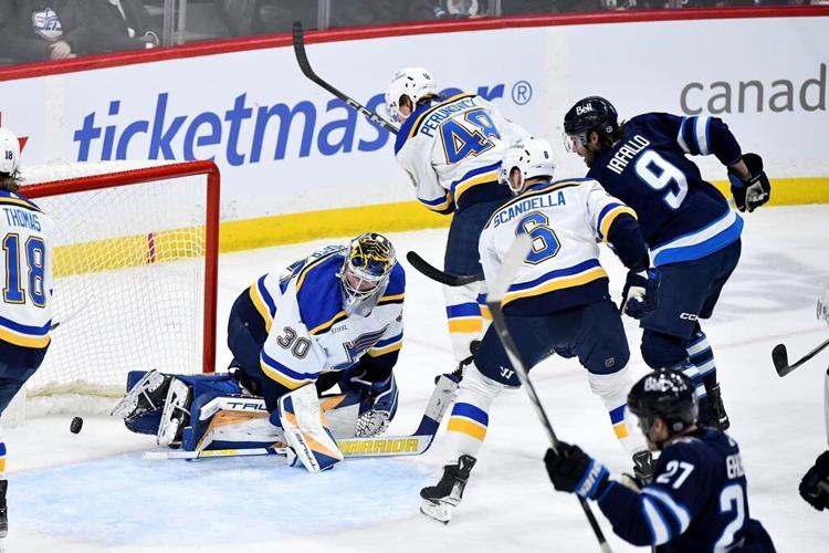 Jets extend win streak to four games with 4-2 victory over Blues