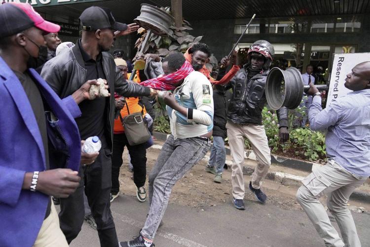 Kenyan police shoot protester at close range during latest protests over blogger's death