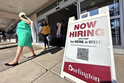 US applications for unemployment benefits fall to lowest level in 7 months