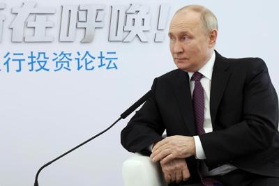Putin continues his blitz round of Mideast diplomacy by hosting the Iranian president