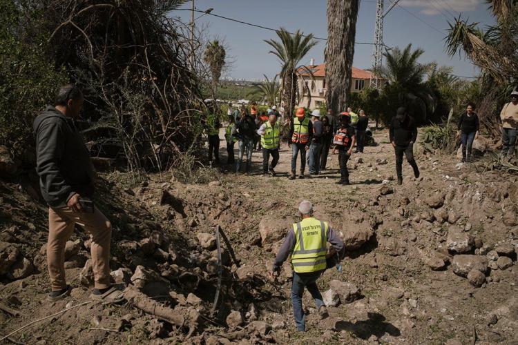 Iran launches new attacks and calls for ‘Trump's blood’ while Israel strikes Iranian infrastructure