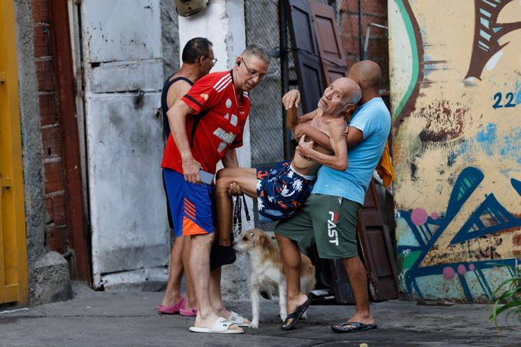 Twin earthquakes strike Venezuela, in photos