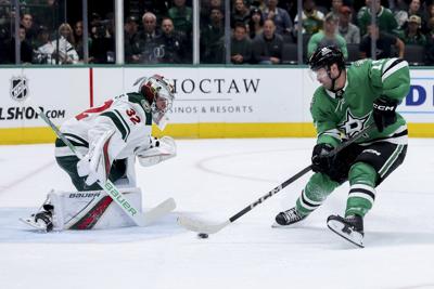 NHL roundup: Stars score twice in a minute to blank Wild 3-0
