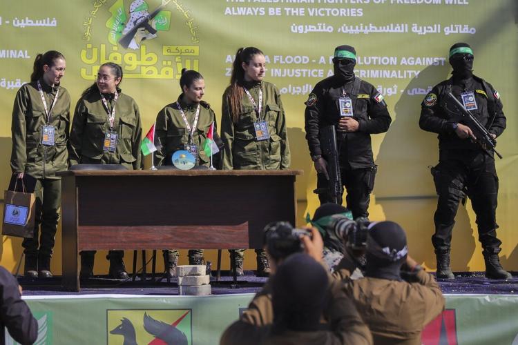 Middle East latest: Hamas releases 4 Israeli soldiers in exchange for 200 Palestinian prisoners