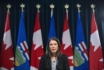 Edmonton's public school board asks province to allow mask mandates during outbreaks