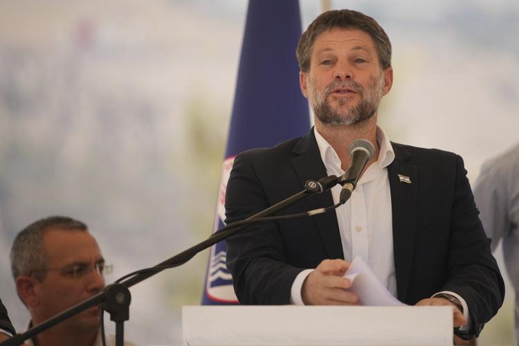 Israel announces a settlement that critics say will effectively sever the West Bank in two