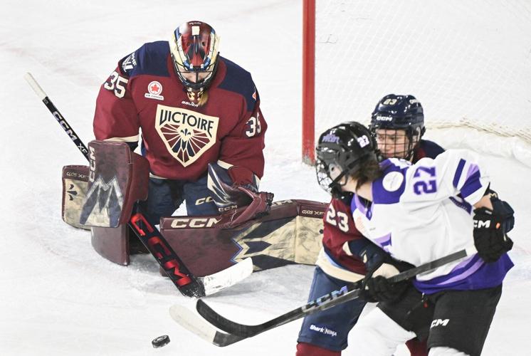 Desbiens comes up big as Victoire edge Frost 2-1 in a shootout