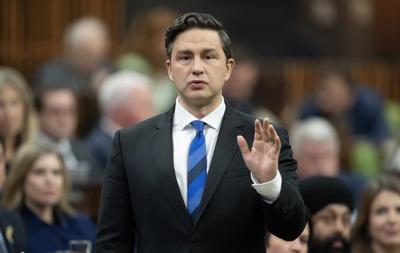 Controverse autour d'une photographie de Pierre Poilievre avec une aînée inuk