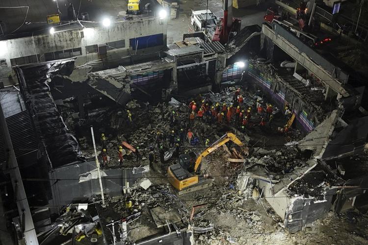 Number of dead in a roof collapse at a nightclub in Dominican Republic rises to 218
