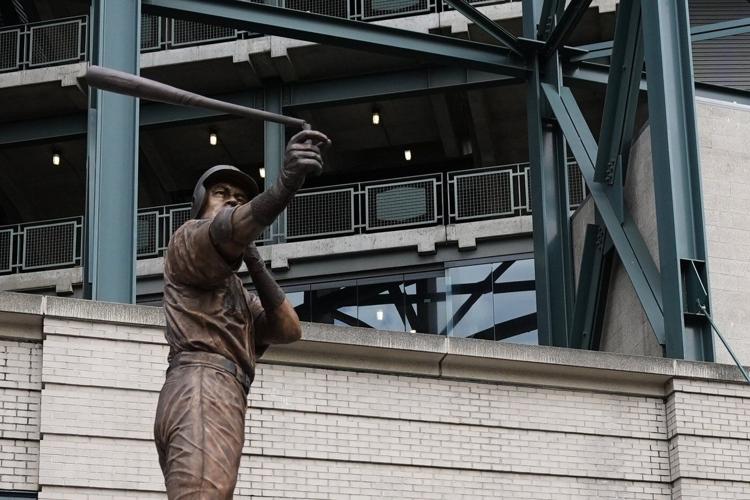 Ichiro Suzuki's statue unveiling has a mishap as bat snaps during ceremony