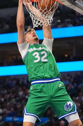 Cooper Flagg scores 22 points as Mavericks beat Raptors 139-129