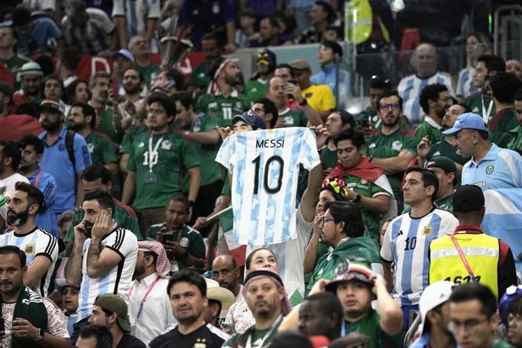 Messi leads Argentina to 2-0 win over Mexico at World Cup