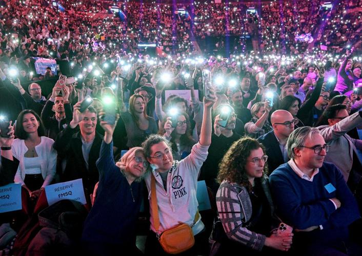 Doctors gather to protest physician payment bill at Bell Centre