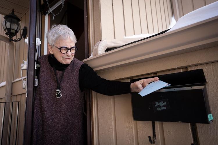 Advocate says end of door-to-door mail delivery will be 'isolating' for seniors