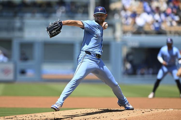 Clement hits ninth-inning homer as Blue Jays hold on to beat Dodgers 5-4