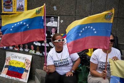 Ottawa considering reopening embassy in Venezuela, where it already employs locals