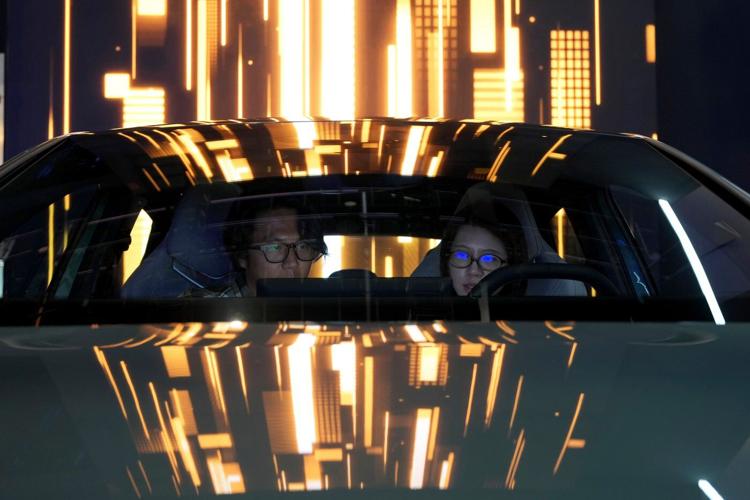 Photos show China’s automakers unveiling the future of driving at Beijing auto show