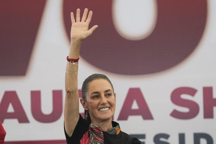Mexico's presidential front-runner walks a thin, tense line in following outgoing populist