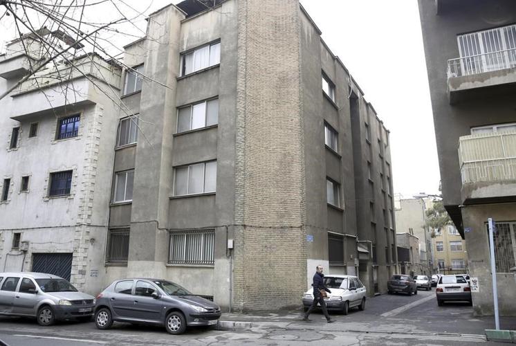 Iran closes French institute over Charlie Hebdo cartoons