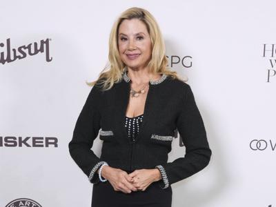 Mira Sorvino to star as Roxie Hart in 'Chicago' on Broadway