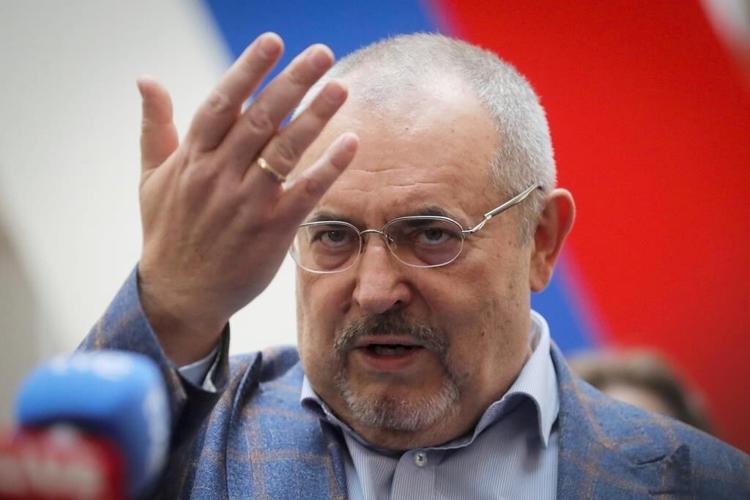 Putin vows to make military gains in Ukraine as he meets with his campaign staff