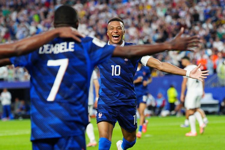 Kylian Mbappé of France scores 2 goals to reach 16 in World Cup career, tying for 2nd most