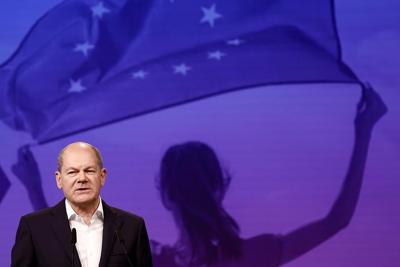 Scholz overrides allies, keeps 3 German nuke plants running