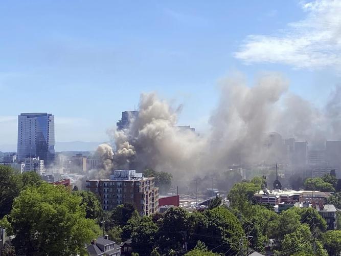 More than a dozen people, 3 dogs rescued from apartment fire in downtown Portland, Oregon
