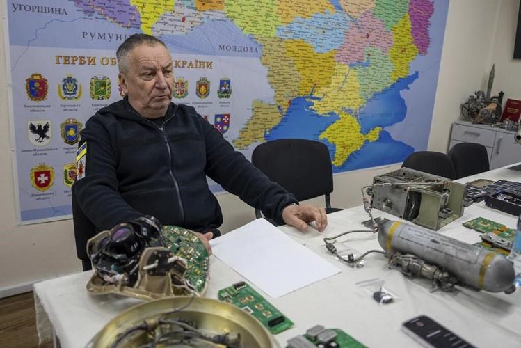 Investigation reveals a Russian factory's plan to mix decoys with a new deadly weapon in Ukraine