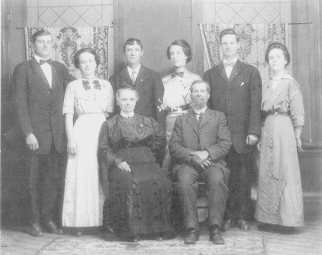 Americans are looking back centuries for find ��ɫtv ancestors — and citizenship