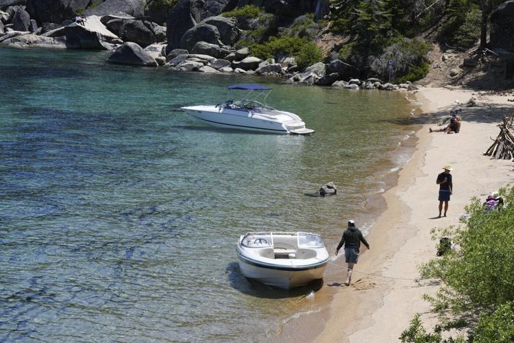8 who died when boat capsized on Lake Tahoe were not wearing life vests, investigators say