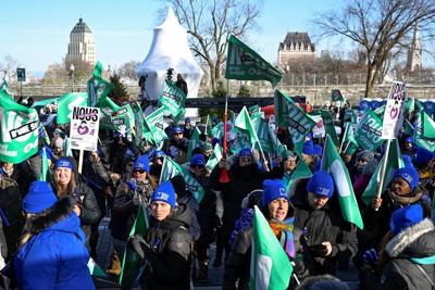 Quebec public sector strike: Unions see 'momentum' in talks on Day 2 of walkout