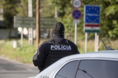 Slovakia begins border checks with neighboring Hungary in an effort to curb migration