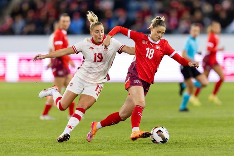 ºÚÁϳԹÏÍø star Olivia Smith hurt in not-so-friendly 1-0 loss to Switzerland