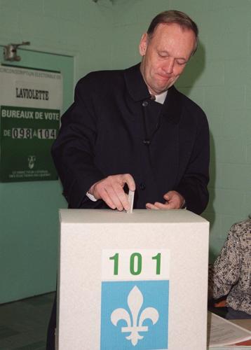 Records reveal what Chrétien told ministers before Quebec referendum