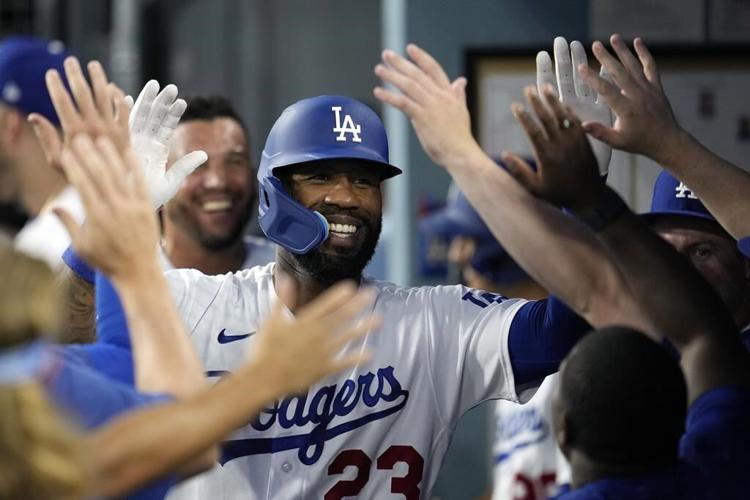 Varsho gets tiebreaking hit in 11th inning as Jays beat Dodgers 6-3