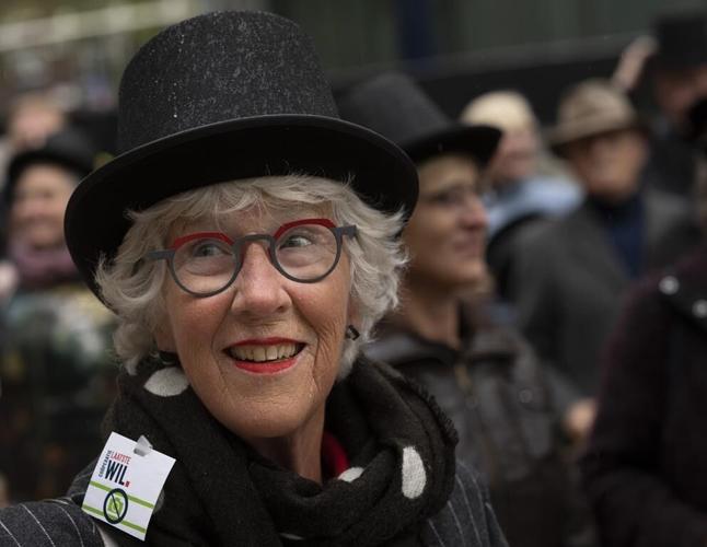 Dutch activists sue government over assisted suicide