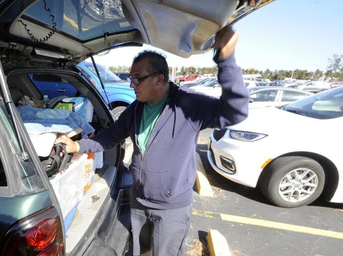 Ian leaves scenes of recovery, despair on Florida coast