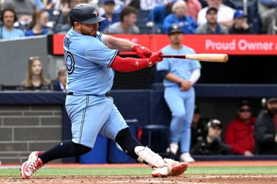 Barger's three-run blast keys big eighth as Jays complete sweep of A's with 8-4 win