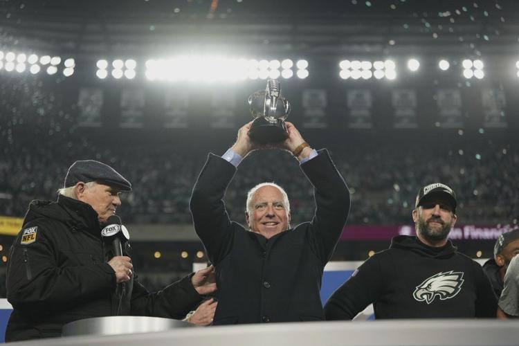 Hurts, Barkley each rush for 3 TDs to help Eagles reach Super Bowl with 55-23 win over Commanders
