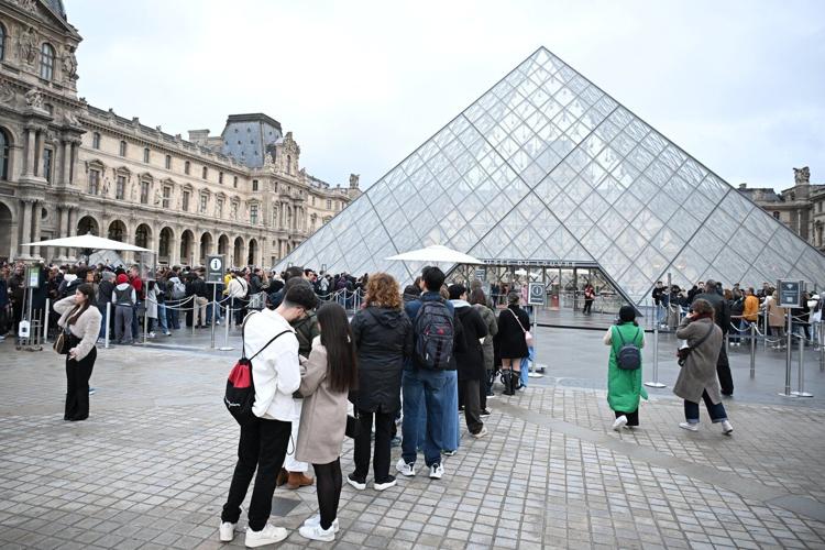 The Louvre theft could make France's stolen Crown Jewels as famous as the Mona Lisa
