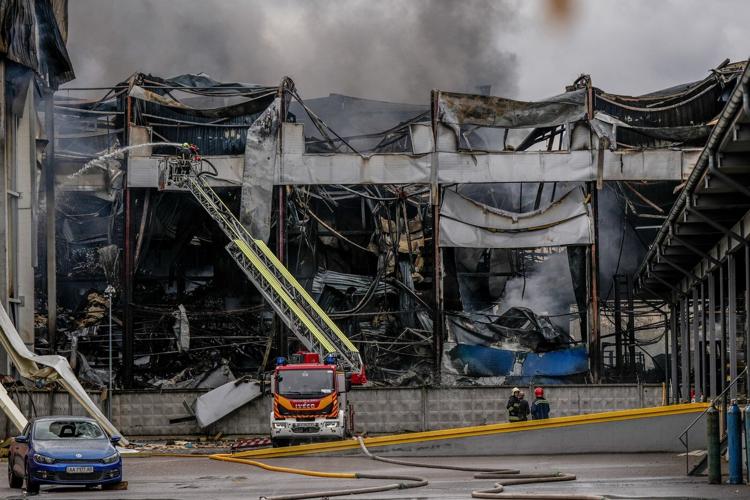 Russian strikes on Ukraine kill at least 4 people and wound 16