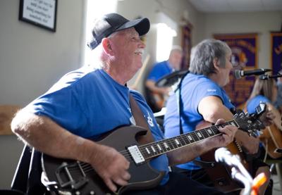 83-year-old Newfoundland musician still playing sold-out shows, even with memory loss