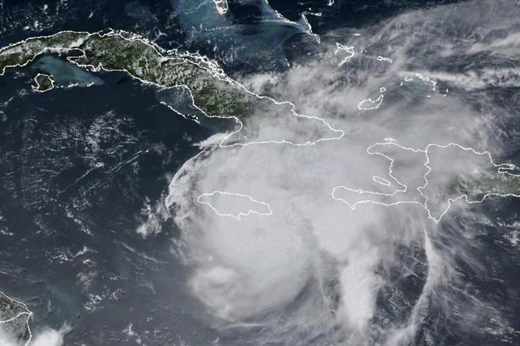 Béryl se dirige vers le Mexique après avoir détruit la Jamaïque et les Caraïbes