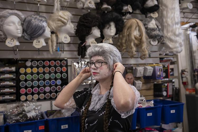 Dressing as Trump for Halloween not so funny in 2025, ºÚÁϳԹÏÍø costume shops say
